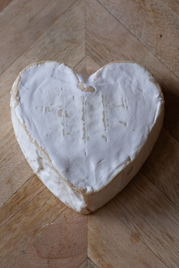 Coeurs Neufchatel white cheese heart